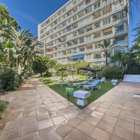 Skol 129 - Bright Renovated Beachfront Lägenhet Marbella