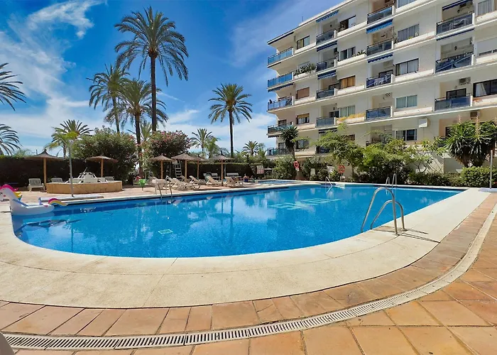 Skol 129 - Bright Renovated Beachfront *
