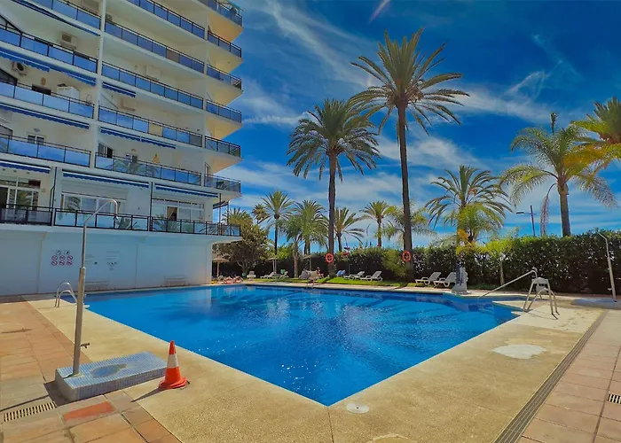 Skol 129 - Bright Renovated Beachfront