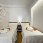 Skol 129 - Bright Renovated Beachfront *
