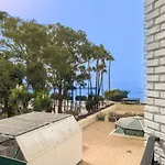 Skol 129 - Bright Renovated Beachfront アパート マルベーリャ