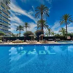Skol 129 - Bright Renovated Beachfront *