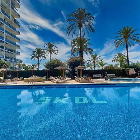 Skol 129 - Bright Renovated Beachfront *