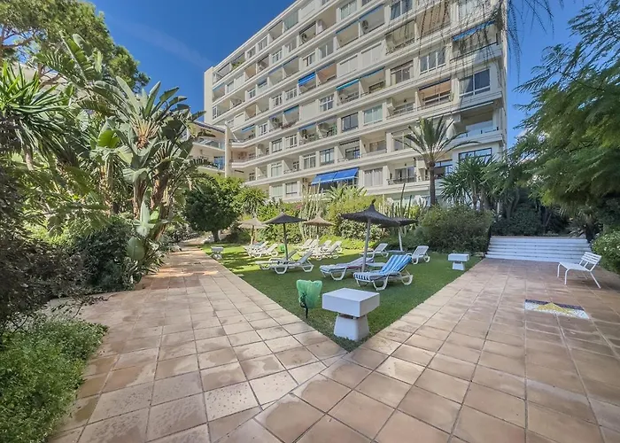 Skol 129 - Bright Renovated Beachfront Apartament Marbella