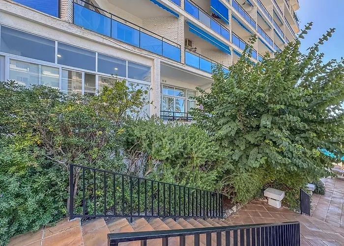 Apartament Skol 129 - Bright Renovated Beachfront Marbella