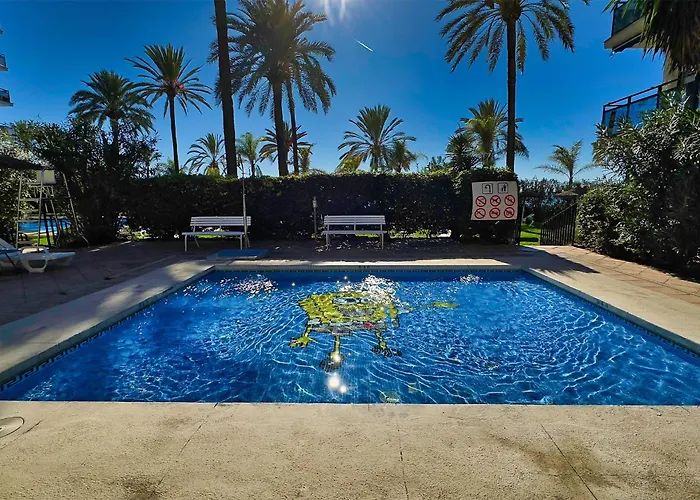 Skol 129 - Bright Renovated Beachfront Marbella