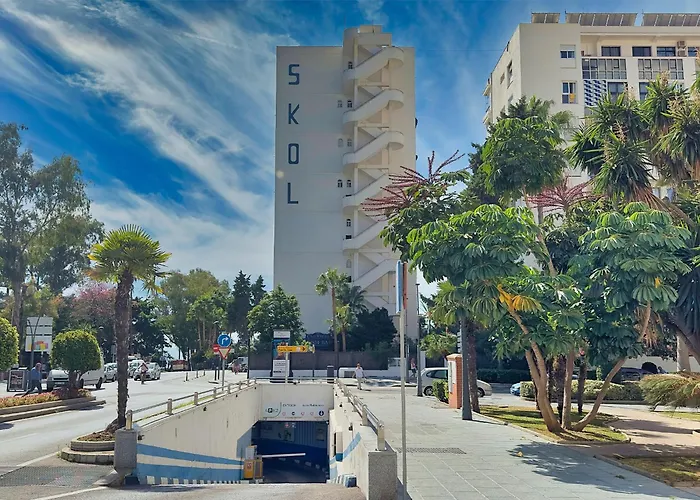 Skol 129 - Bright Renovated Beachfront Apartament Marbella