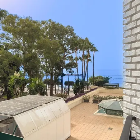Skol 129 - Bright Renovated Beachfront 公寓 马尔韦利亚